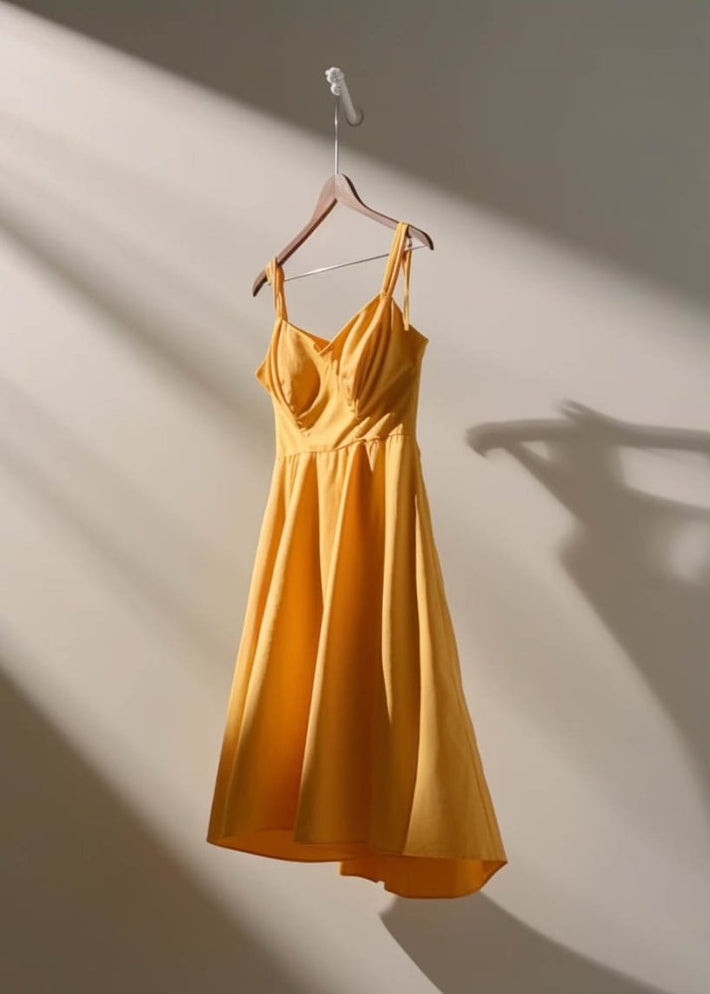 Der umfassende Leitfaden zum Kleid kürzen ohne abschneiden.
